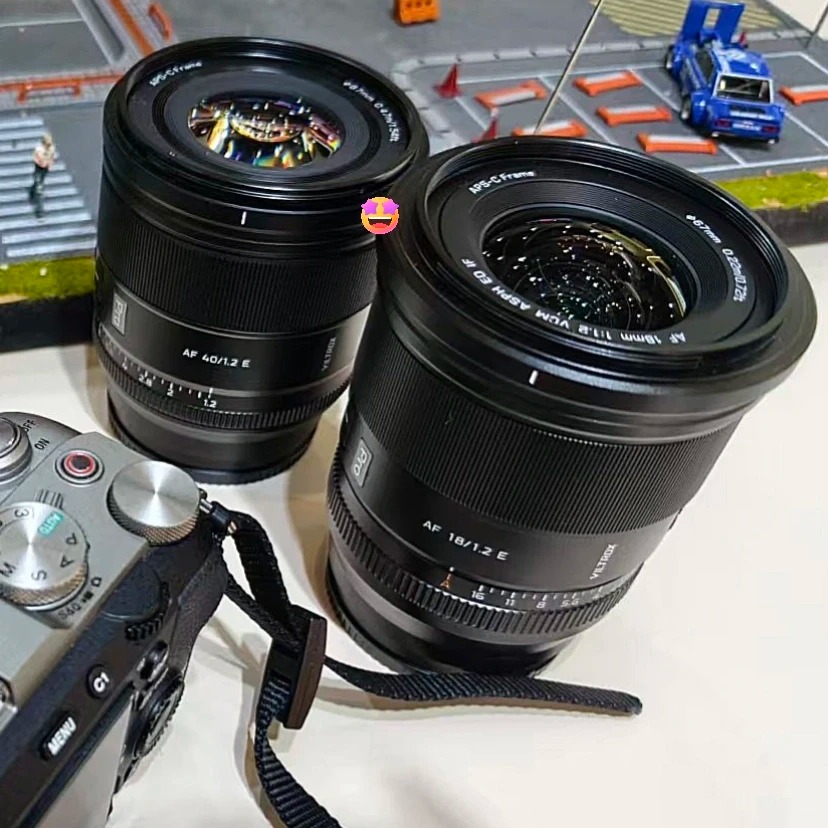 唯卓仕 40mm F1.2 与 18mm F1.2PRO 镜头外观图