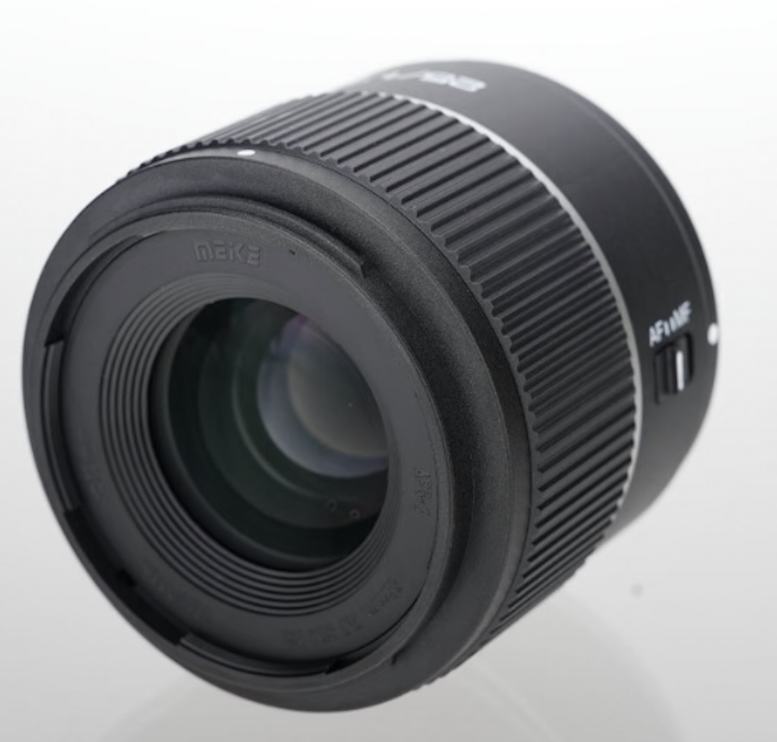 美科AF25mm f/1.7 镜头将于 8 月 14 日发布