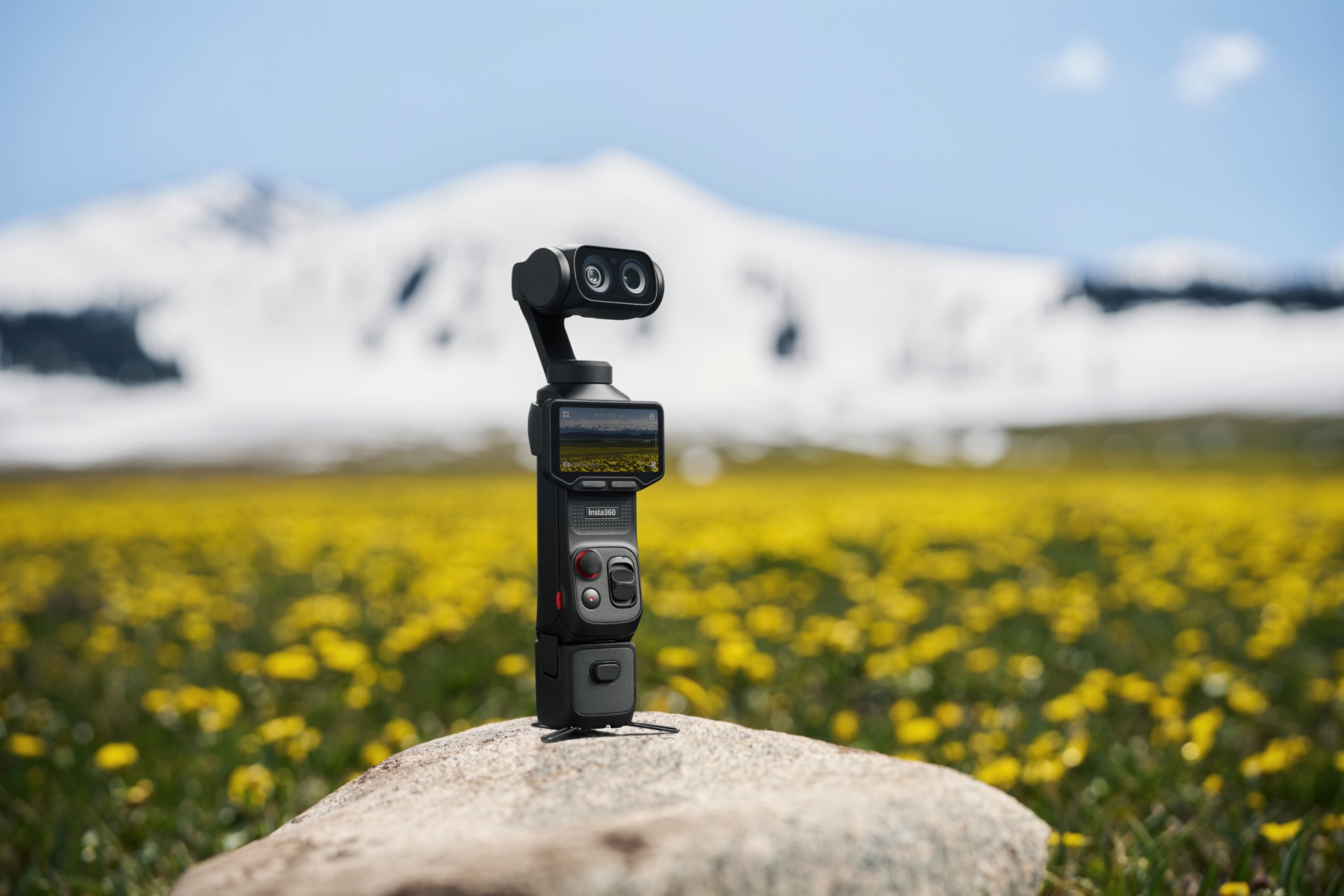 Insta360 Luna Ultra官方产品场景图